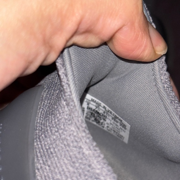 Adidas Woman Ultraboost 22 (NEW no box) - Picture 4 of 6